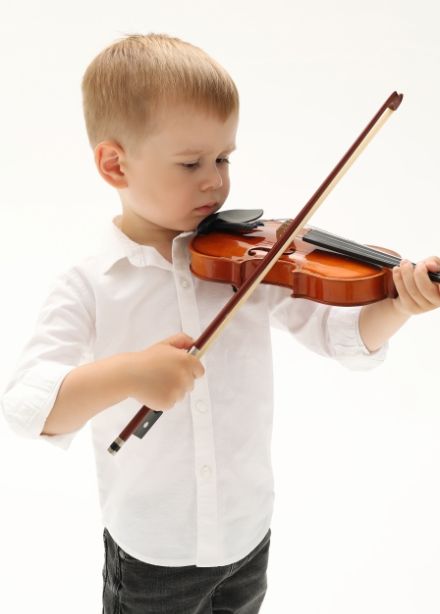 Мамин клуб, или Первые шаги. Скрипка