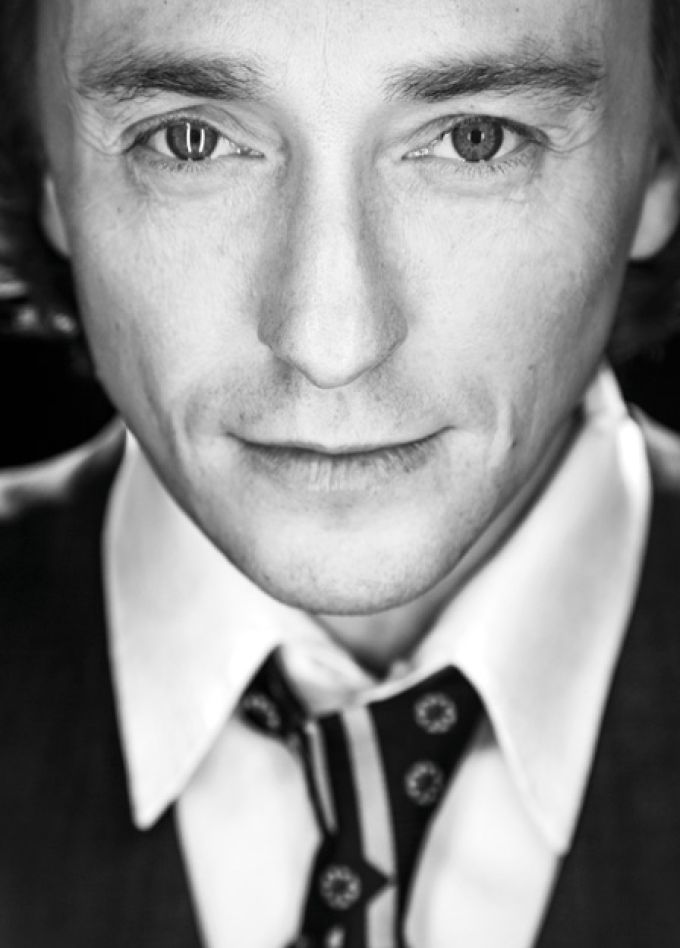 Народный Артист России Сергей Безруков в спектакле "ХУЛИГАН. Исповедь"