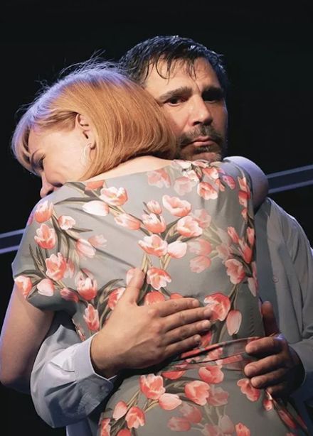 Пришел мужчина к женщине