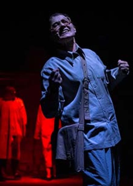 Танцующая в темноте